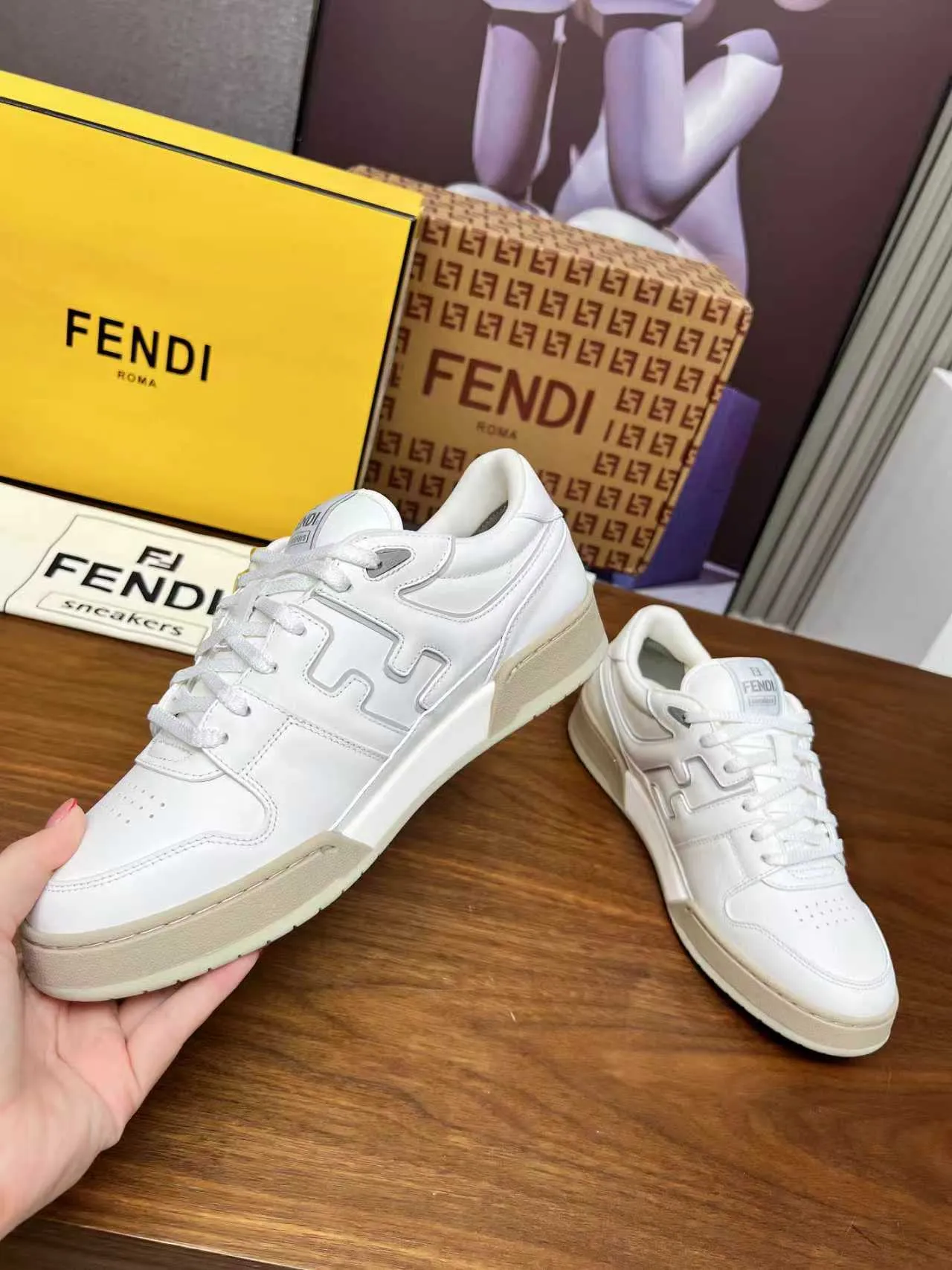 Factory price 660💰 Fendi·Fendi⛳️Hot-selling 35--45 couple model👫 FD match Original purchase for RMB14340 One-to-one reproduction Designer Kim Jones's first sneaker fendi match and Donkey brand Trainer basketball sneakers, fresh blood injected with FF retro design Super good-looking and versatile, the upper is made of cowhide and cowhide splicing combination, with concave and convex double F on the side The logo lining is made of terry velvet 🤗Super soft on the feet, lightweight and comfortable to match with a sweatshirt, original full package! ✦ Fabric: cowhide + cowhide color matching ✦ Lining: original terry velvet lining ✦ Sole: original molded multi-color color matching sole ✦ Sole: mesh injection molding pad ✦ Sole thickness: 3.5cm ✦ Female size: 35--40, female 40 customized ✦ Male size: 39--45, male 45 customized